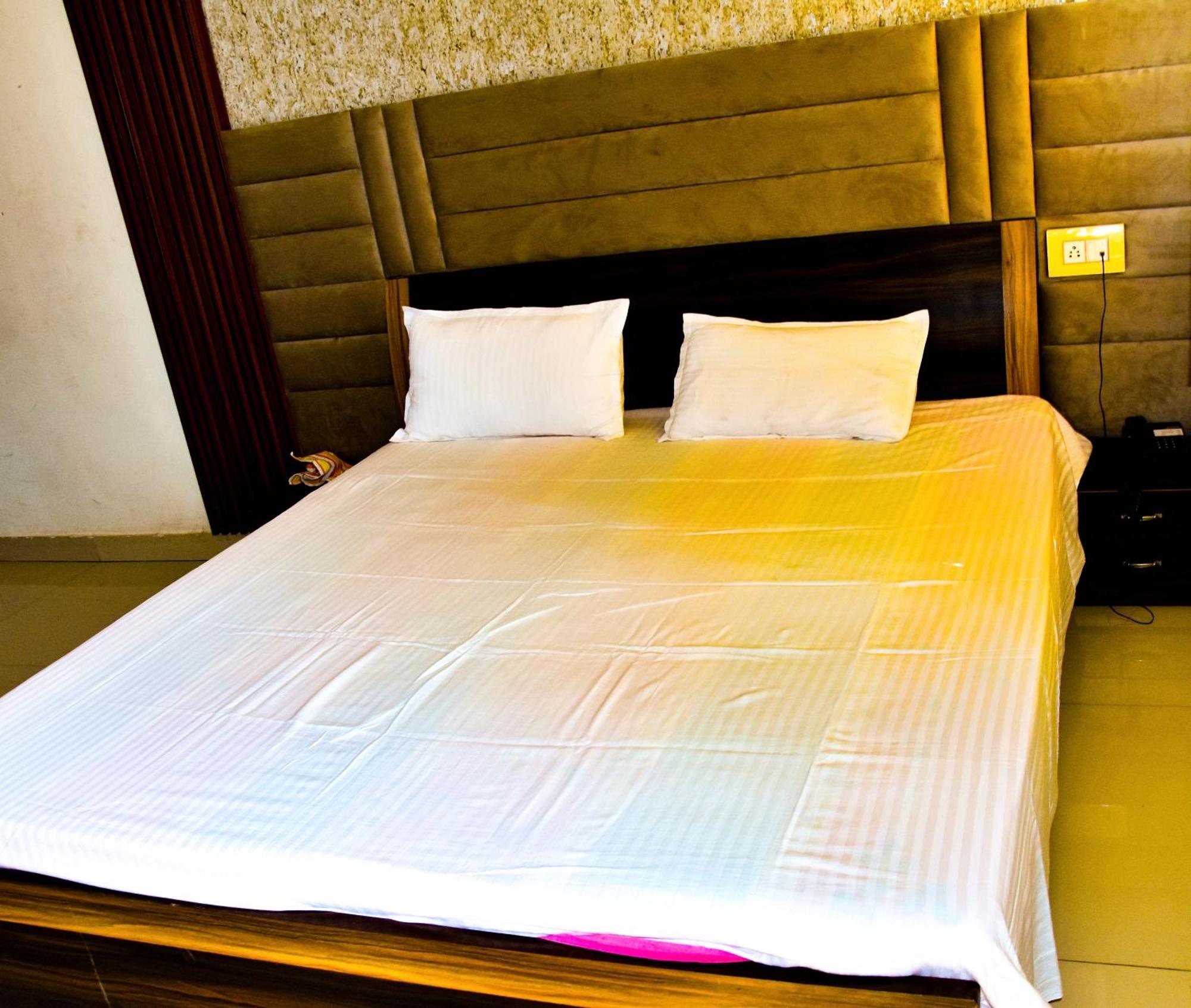 Sangam Hotel Chirawa Buitenkant foto