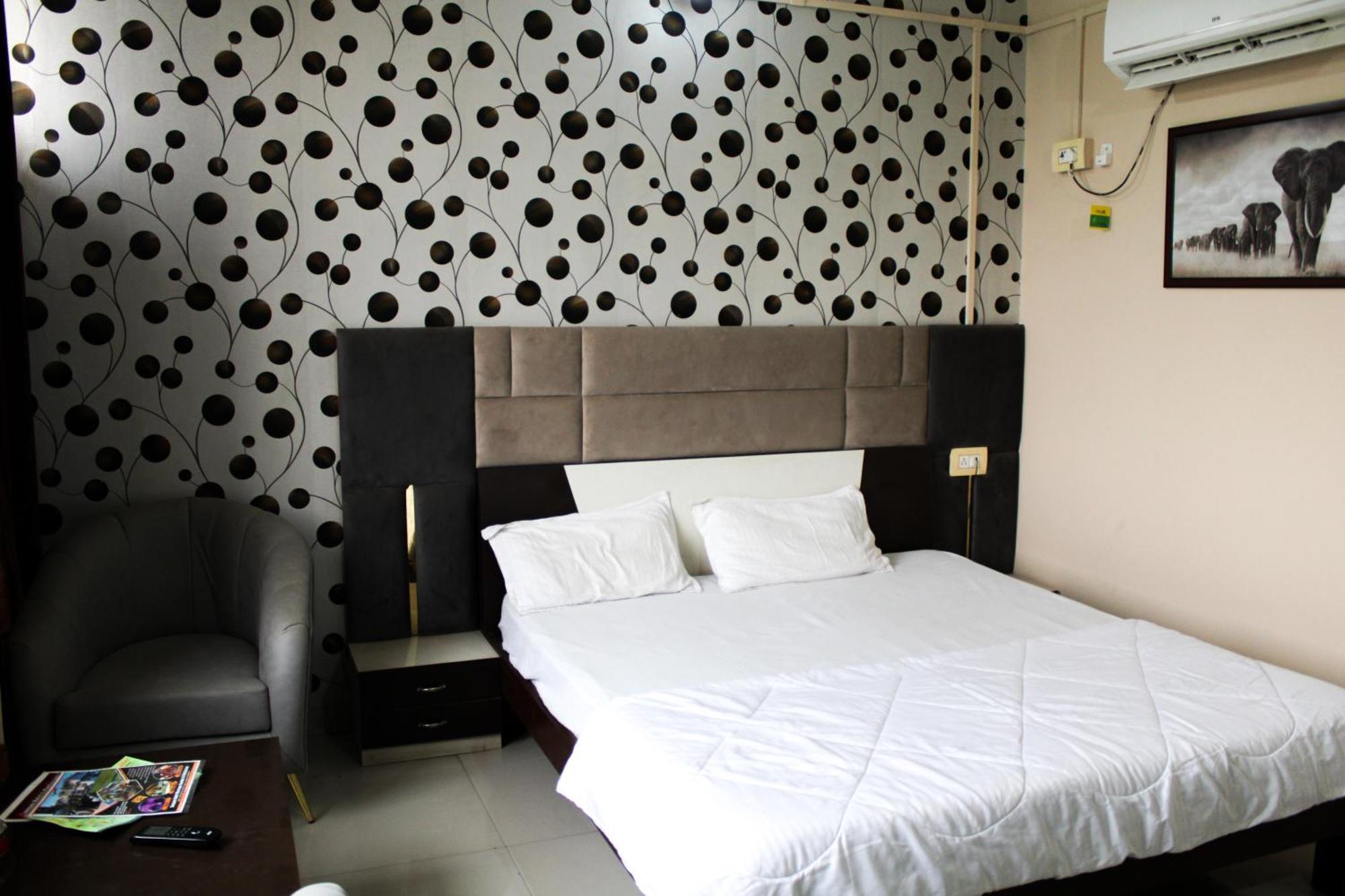 Sangam Hotel Chirawa Buitenkant foto